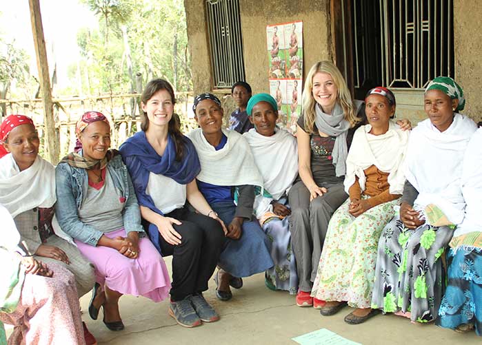 Olivia Rauscher bei SROI Fokusgruppe in Äthiopien